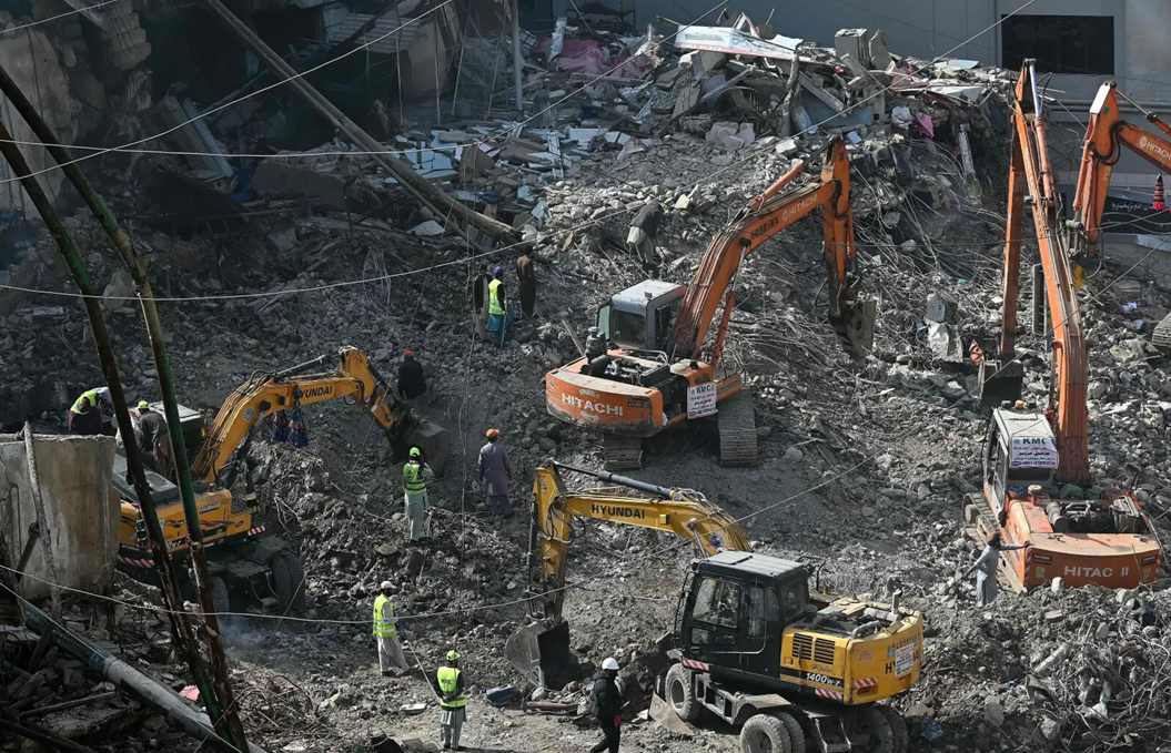 Karachi Gul Plaza Fire Death Toll Reaches 71 as Rescue Teams Near Completion